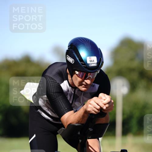 07.09.2025 - 19. Norderstedt Triathlon Michael Burmester http://msf.ph/oto/8839179 07.09.2025 14:39:22 Radfahren 964, 1027, 1040 meine-sportfotos.de