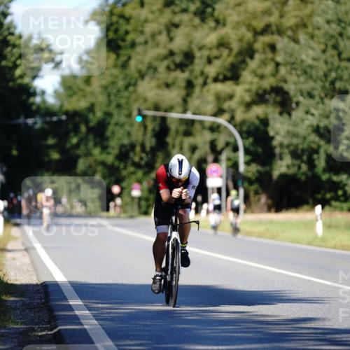 07.09.2025 - 19. Norderstedt Triathlon Michael Burmester http://msf.ph/oto/8839193 07.09.2025 14:39:41 Radfahren 971 meine-sportfotos.de
