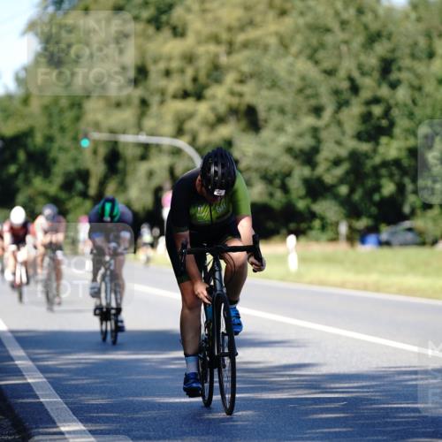 07.09.2025 - 19. Norderstedt Triathlon Michael Burmester http://msf.ph/oto/8839316 07.09.2025 14:41:17 Radfahren 454, 990, 992 meine-sportfotos.de