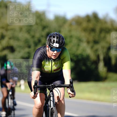 07.09.2025 - 19. Norderstedt Triathlon Michael Burmester http://msf.ph/oto/8839320 07.09.2025 14:41:18 Radfahren 454, 990, 992 meine-sportfotos.de