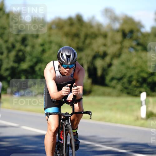 07.09.2025 - 19. Norderstedt Triathlon Michael Burmester http://msf.ph/oto/8839325 07.09.2025 14:41:21 Radfahren 437, 449, 454, 976, 989, 990, 992, 1501 meine-sportfotos.de