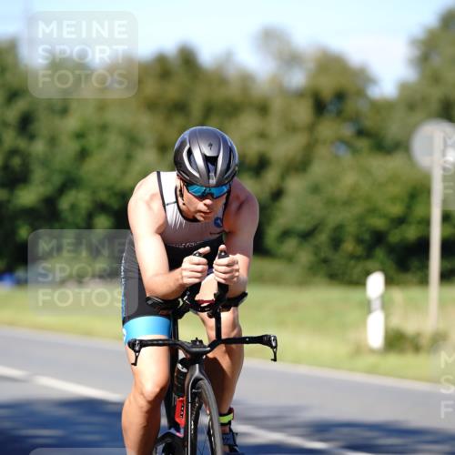 07.09.2025 - 19. Norderstedt Triathlon Michael Burmester http://msf.ph/oto/8839327 07.09.2025 14:41:21 Radfahren 437, 449, 454, 976, 989, 990, 992, 1501 meine-sportfotos.de