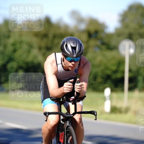 07.09.2025 - 19. Norderstedt Triathlon Michael Burmester http://msf.ph/oto/8839329 07.09.2025 14:41:21 Radfahren 437, 449, 454, 976, 989, 990, 992, 1501 meine-sportfotos.de