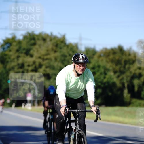 07.09.2025 - 19. Norderstedt Triathlon Michael Burmester http://msf.ph/oto/8839365 07.09.2025 14:41:31 Radfahren 373, 441, 905, 959, 963 meine-sportfotos.de