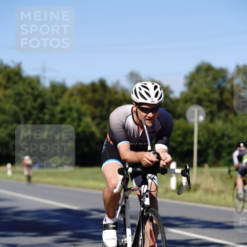 07.09.2025 - 19. Norderstedt Triathlon Michael Burmester http://msf.ph/oto/8839380 07.09.2025 14:41:50 Radfahren 444, 991 meine-sportfotos.de