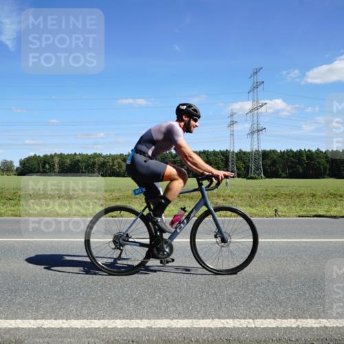 07.09.2025 - 19. Norderstedt Triathlon Michael Burmester http://msf.ph/oto/8839388 07.09.2025 14:21:48 Radfahren 872 meine-sportfotos.de