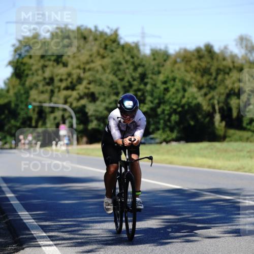 07.09.2025 - 19. Norderstedt Triathlon Michael Burmester http://msf.ph/oto/8839410 07.09.2025 14:42:08 Radfahren 448 meine-sportfotos.de