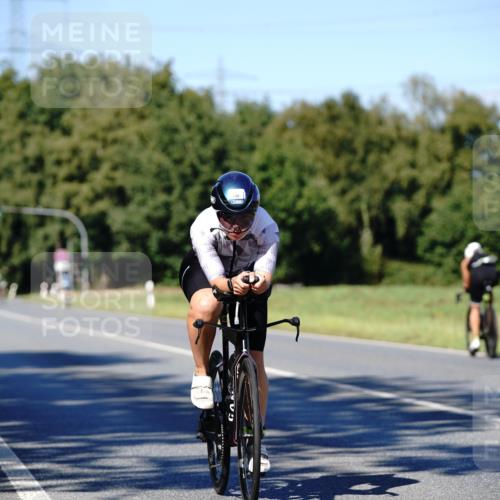 07.09.2025 - 19. Norderstedt Triathlon Michael Burmester http://msf.ph/oto/8839414 07.09.2025 14:42:08 Radfahren 448 meine-sportfotos.de