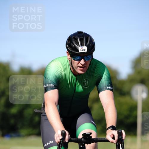 07.09.2025 - 19. Norderstedt Triathlon Michael Burmester http://msf.ph/oto/8839448 07.09.2025 14:42:38 Radfahren 452, 1492, 1495 meine-sportfotos.de