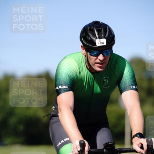 07.09.2025 - 19. Norderstedt Triathlon Michael Burmester http://msf.ph/oto/8839450 07.09.2025 14:42:38 Radfahren 452, 1492, 1495 meine-sportfotos.de