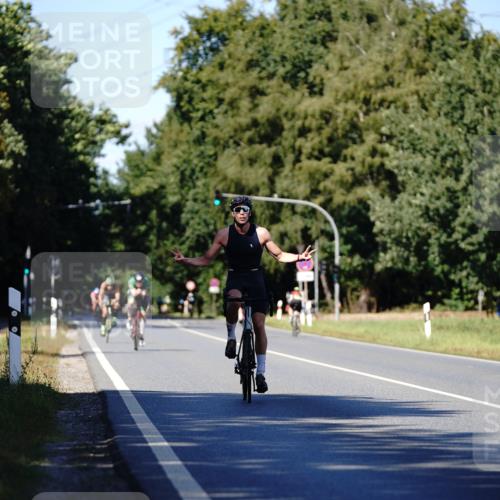 07.09.2025 - 19. Norderstedt Triathlon Michael Burmester http://msf.ph/oto/8839452 07.09.2025 14:42:49 Radfahren 1408 meine-sportfotos.de