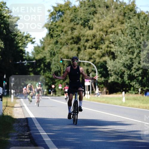 07.09.2025 - 19. Norderstedt Triathlon Michael Burmester http://msf.ph/oto/8839454 07.09.2025 14:42:49 Radfahren 1408 meine-sportfotos.de