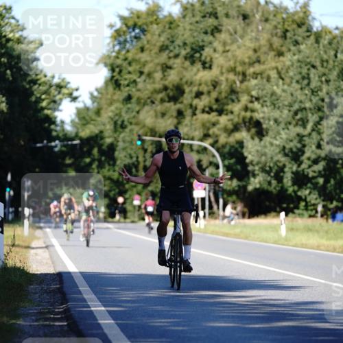 07.09.2025 - 19. Norderstedt Triathlon Michael Burmester http://msf.ph/oto/8839456 07.09.2025 14:42:49 Radfahren 1408 meine-sportfotos.de