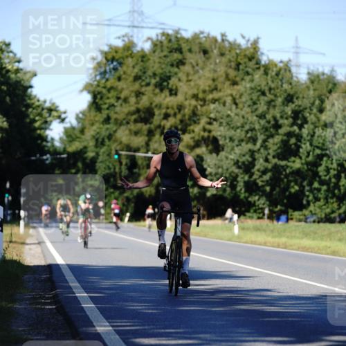07.09.2025 - 19. Norderstedt Triathlon Michael Burmester http://msf.ph/oto/8839458 07.09.2025 14:42:50 Radfahren 1408, 1502 meine-sportfotos.de