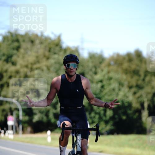 07.09.2025 - 19. Norderstedt Triathlon Michael Burmester http://msf.ph/oto/8839461 07.09.2025 14:42:51 Radfahren 1408, 1502 meine-sportfotos.de