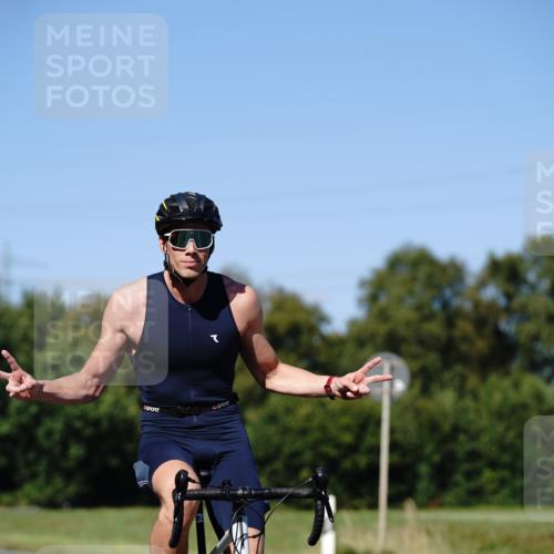 07.09.2025 - 19. Norderstedt Triathlon Michael Burmester http://msf.ph/oto/8839463 07.09.2025 14:42:52 Radfahren 1408, 1502 meine-sportfotos.de