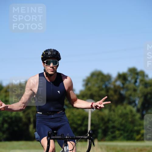 07.09.2025 - 19. Norderstedt Triathlon Michael Burmester http://msf.ph/oto/8839465 07.09.2025 14:42:52 Radfahren 1408, 1502 meine-sportfotos.de