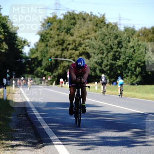 07.09.2025 - 19. Norderstedt Triathlon Michael Burmester http://msf.ph/oto/8839483 07.09.2025 14:43:01 Radfahren 1022 meine-sportfotos.de