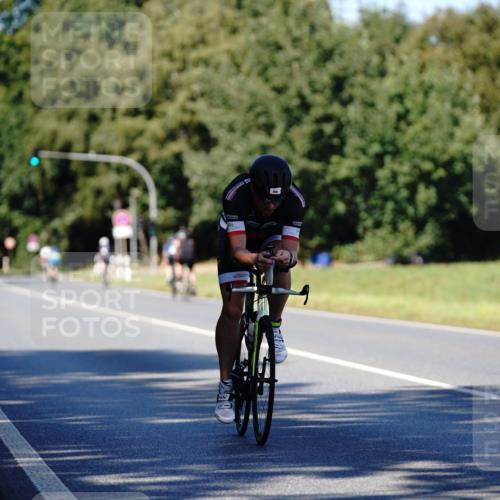 07.09.2025 - 19. Norderstedt Triathlon Michael Burmester http://msf.ph/oto/8839494 07.09.2025 14:43:08 Radfahren 986 meine-sportfotos.de