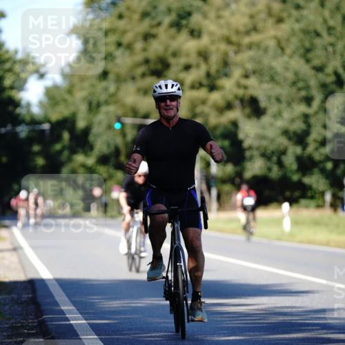 07.09.2025 - 19. Norderstedt Triathlon Michael Burmester http://msf.ph/oto/8839502 07.09.2025 14:43:13 Radfahren 400, 983, 1025 meine-sportfotos.de