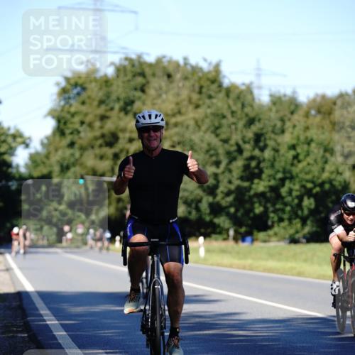 07.09.2025 - 19. Norderstedt Triathlon Michael Burmester http://msf.ph/oto/8839506 07.09.2025 14:43:14 Radfahren 400, 983, 1025 meine-sportfotos.de