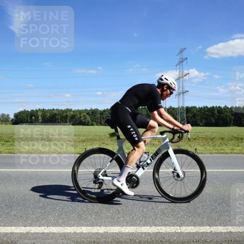 07.09.2025 - 19. Norderstedt Triathlon Michael Burmester http://msf.ph/oto/8839507 07.09.2025 14:22:31 Radfahren 911, 980, 983, 1004, 1025, 1032 meine-sportfotos.de