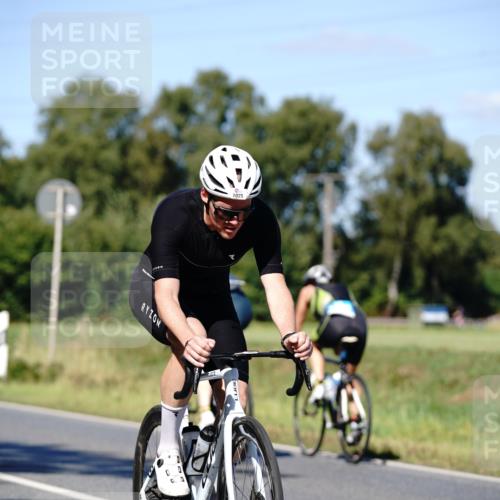 07.09.2025 - 19. Norderstedt Triathlon Michael Burmester http://msf.ph/oto/8839515 07.09.2025 14:43:16 Radfahren 400, 983, 1025 meine-sportfotos.de