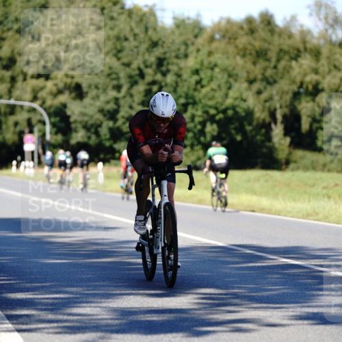 07.09.2025 - 19. Norderstedt Triathlon Michael Burmester http://msf.ph/oto/8839529 07.09.2025 14:43:23 Radfahren 960, 995 meine-sportfotos.de
