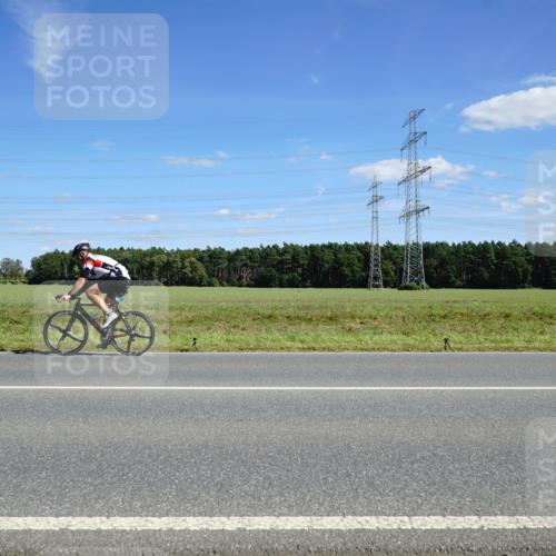 07.09.2025 - 19. Norderstedt Triathlon Michael Burmester http://msf.ph/oto/8839535 07.09.2025 14:22:43 Radfahren 880 meine-sportfotos.de