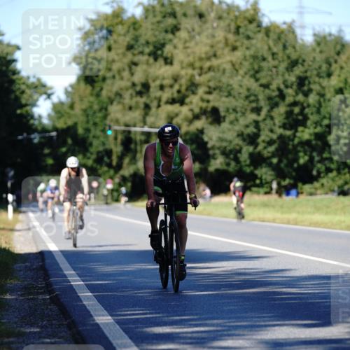 07.09.2025 - 19. Norderstedt Triathlon Michael Burmester http://msf.ph/oto/8839550 07.09.2025 14:43:56 Radfahren 1005 meine-sportfotos.de