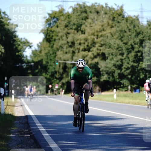 07.09.2025 - 19. Norderstedt Triathlon Michael Burmester http://msf.ph/oto/8839571 07.09.2025 14:44:08 Radfahren 1494 meine-sportfotos.de
