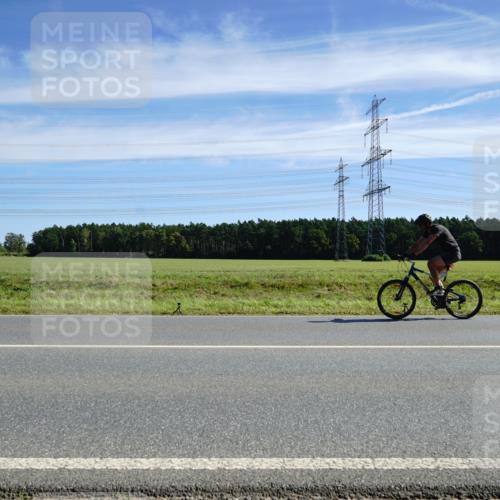 07.09.2025 - 19. Norderstedt Triathlon Michael Burmester http://msf.ph/oto/8839701 07.09.2025 12:15:13 Radfahren 192, 696 meine-sportfotos.de
