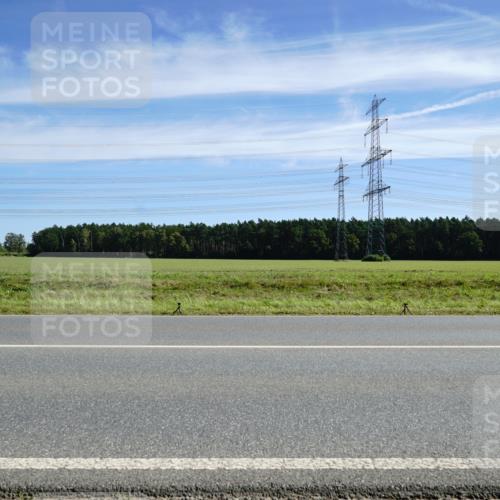 07.09.2025 - 19. Norderstedt Triathlon Michael Burmester http://msf.ph/oto/8839713 07.09.2025 12:15:17 Radfahren 696, 1213, 1247 meine-sportfotos.de