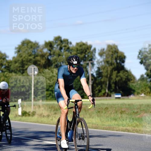 07.09.2025 - 19. Norderstedt Triathlon Michael Burmester http://msf.ph/oto/8839807 07.09.2025 14:48:10 Radfahren 417, 977, 1478 meine-sportfotos.de