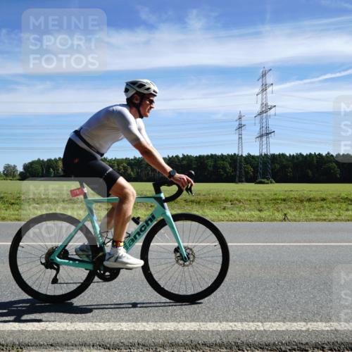 07.09.2025 - 19. Norderstedt Triathlon Michael Burmester http://msf.ph/oto/8839839 07.09.2025 12:16:29 Radfahren 737 meine-sportfotos.de