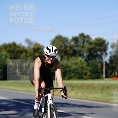07.09.2025 - 19. Norderstedt Triathlon Michael Burmester http://msf.ph/oto/8839870 07.09.2025 14:49:04 Radfahren 374, 1453, 1489 meine-sportfotos.de