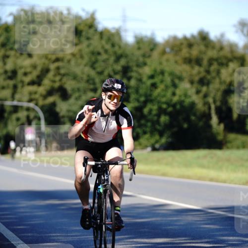 07.09.2025 - 19. Norderstedt Triathlon Michael Burmester http://msf.ph/oto/8840005 07.09.2025 14:50:44 Radfahren 863, 877 meine-sportfotos.de