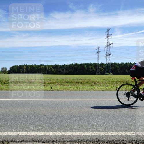 07.09.2025 - 19. Norderstedt Triathlon Michael Burmester http://msf.ph/oto/8840008 07.09.2025 12:17:36 Radfahren 715, 761, 1248, 1272, 1327 meine-sportfotos.de