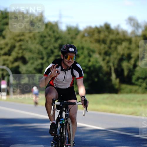 07.09.2025 - 19. Norderstedt Triathlon Michael Burmester http://msf.ph/oto/8840009 07.09.2025 14:50:44 Radfahren 863, 877 meine-sportfotos.de