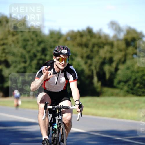 07.09.2025 - 19. Norderstedt Triathlon Michael Burmester http://msf.ph/oto/8840011 07.09.2025 14:50:44 Radfahren 863, 877 meine-sportfotos.de