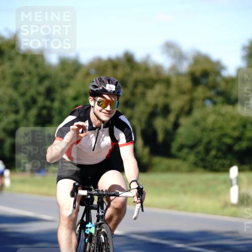 07.09.2025 - 19. Norderstedt Triathlon Michael Burmester http://msf.ph/oto/8840012 07.09.2025 14:50:44 Radfahren 863, 877 meine-sportfotos.de