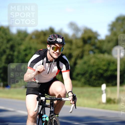 07.09.2025 - 19. Norderstedt Triathlon Michael Burmester http://msf.ph/oto/8840014 07.09.2025 14:50:44 Radfahren 863, 877 meine-sportfotos.de