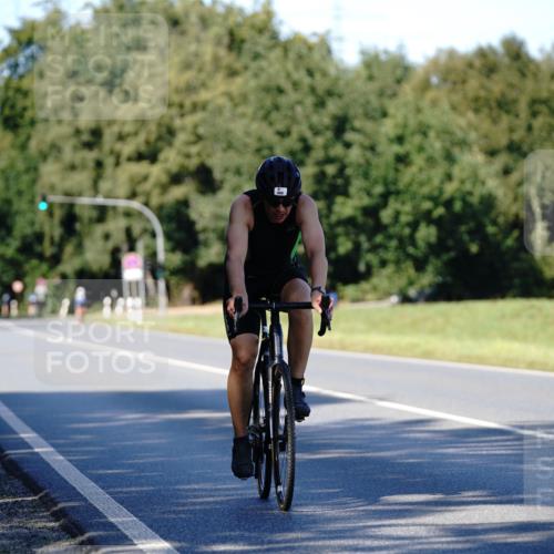 07.09.2025 - 19. Norderstedt Triathlon Michael Burmester http://msf.ph/oto/8840016 07.09.2025 14:50:52 Radfahren 888 meine-sportfotos.de