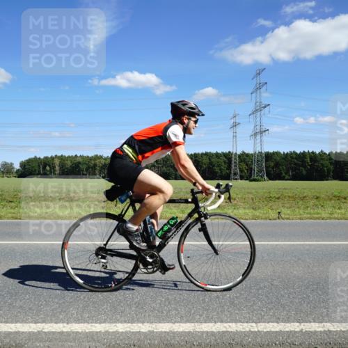 07.09.2025 - 19. Norderstedt Triathlon Michael Burmester http://msf.ph/oto/8840051 07.09.2025 14:25:54 Radfahren 863, 879 meine-sportfotos.de