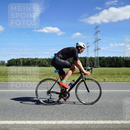 07.09.2025 - 19. Norderstedt Triathlon Michael Burmester http://msf.ph/oto/8840057 07.09.2025 14:25:56 Radfahren 863, 879 meine-sportfotos.de