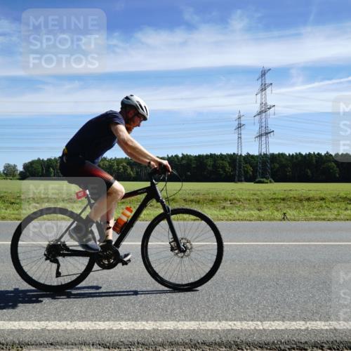 07.09.2025 - 19. Norderstedt Triathlon Michael Burmester http://msf.ph/oto/8840114 07.09.2025 12:18:11 Radfahren 227, 697, 1311 meine-sportfotos.de