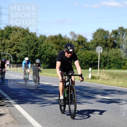 07.09.2025 - 19. Norderstedt Triathlon Michael Burmester http://msf.ph/oto/8840155 07.09.2025 14:53:44 Radfahren 373, 917, 1416, 1462 meine-sportfotos.de