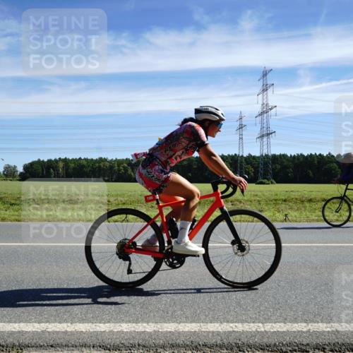 07.09.2025 - 19. Norderstedt Triathlon Michael Burmester http://msf.ph/oto/8840160 07.09.2025 12:18:32 Radfahren 195, 724, 1309 meine-sportfotos.de
