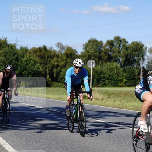07.09.2025 - 19. Norderstedt Triathlon Michael Burmester http://msf.ph/oto/8840163 07.09.2025 14:53:46 Radfahren 373, 917, 1416, 1462, 1505 meine-sportfotos.de