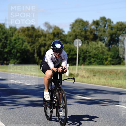 07.09.2025 - 19. Norderstedt Triathlon Michael Burmester http://msf.ph/oto/8840176 07.09.2025 14:53:51 Radfahren 448, 1493, 1505 meine-sportfotos.de